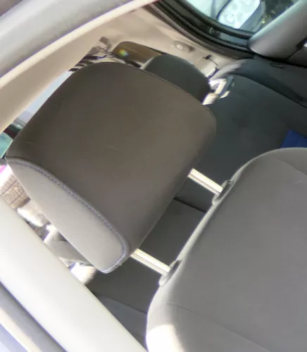 VW Golf 5 V Kopfstützen Kopfstütze vorne rechts oder links TOUR blaue Nähte