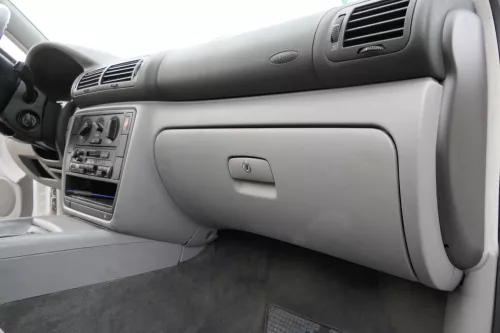 VW Passat 3B 3BG Handschuhfach grau Handschuhfachdeckel Deckel Klappe