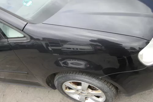 VW Touran 1T Kotflügel vorne rechts schwarz LC9Z metall 1T0821022A ca.2003-2006 (150683)