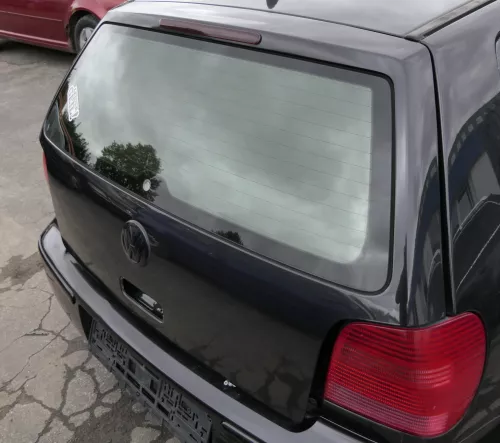 VW Polo 6N2 Heckklappe Klappe hinten Kofferraumklappe schwarz LC9Z Scheibe (150936)