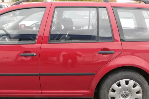 VW Golf 4 Bora Tür hinten links nur Kombi / Variant rot LY3D tornadorot 1J983305