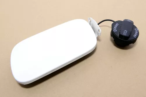 VW Touareg 7L Tankdeckel Deckel Tank Tankverschluß weiß LR9A (151305)