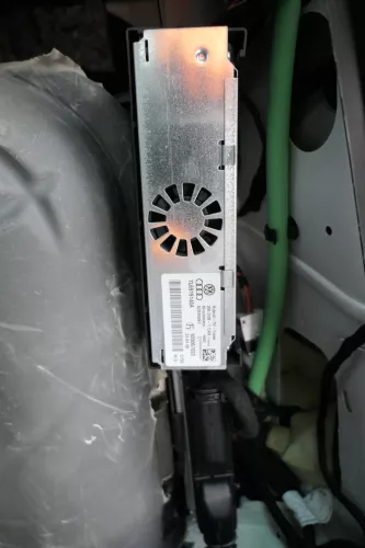 VW Touareg 7L Steuergerät TV DVB-T Hybrid Tuner 7L6919148A