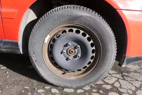 Audi A4 B5 A6 4B Passat 3BG Felgen Reifen Winterreifen M+S 195/65 R15 91T # 8mm (151369)