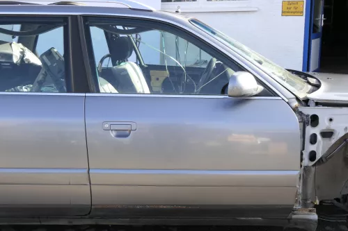 Audi A6 4A C4 Tür Türblatt vorne rechts Beifahrertür grau LY7L - ohne Anbauteile
