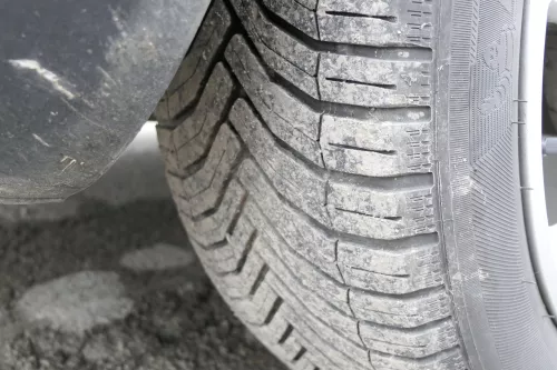 Aud A4 B5 A6 4B Alufelgen 205/55 R16 Sommerreifen Reifen Felgen 8E0601025B 5-6mm (151582)