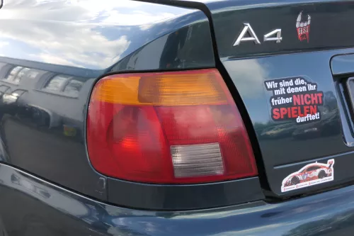 Audi A4 B5 Limousine hinten links Rückleuchte original Lampenträger 8D0945111A