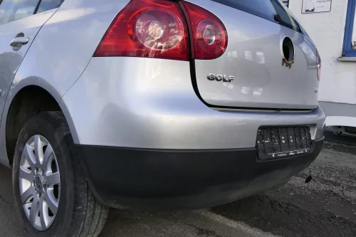 VW Golf 5 1K Limousine Stoßstange hinten Heckstoßstange silber grau LA7W silbe (151633)