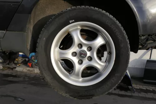 VW Passat 3BG Alufelgen Winterreifen Reifen 205/60 R15 91H KBA 43885 # 7mm (151724)