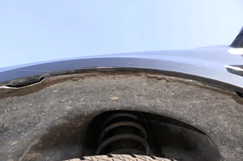 VW Fox Kotflügel vorne links schwarz L041 (151738)