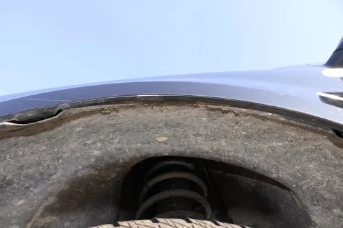 VW Fox Kotflügel vorne links schwarz L041 (151738)