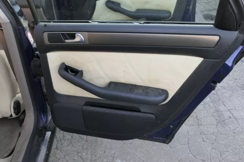 Audi A6 4B Türverkleidung Verkleidung Tür vorne hinten Leder besch melange beige (151789)
