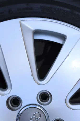 Audi A6 4F Alufelgen Reifen 225/55 R16 99H Felgen Winterreifen 4F0601025AN 5-8mm (151830)