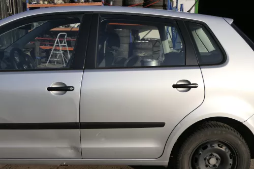 VW Polo 9N 9N3 Tür hinten links 4/5-Türer grau silber LA7W - Delle