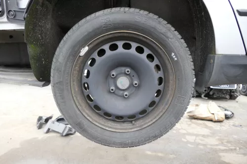 VW Passat 3C Golf Reifen Winterrreifen M&S 205/55 R16 94H Felgen 6-7mm (151972)