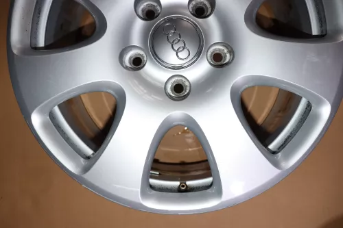 Audi Q7 Alufelgen Felge Felgen 4L0601025E  E7,5j x18 H2 ET 53 ohne Reifen 35674 (152255)