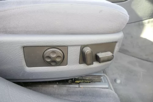 Audi A8 4D Sitz Beifahrersitz vorne rechts elektrisch verstellbar aquablau (152320)