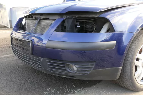 VW Passat 3BG Stoßstange vorne Frontstoßstange Stoßfänger blau LD5Q shadowblue (152439)