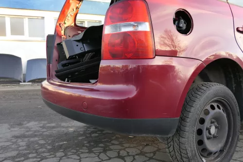 VW Touran 1T Stoßstange hinten Heckstoßstange Stoßfänger rot braun LA3W red spic (152446)