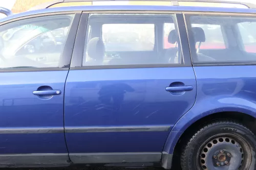 VW Passat 3B 3BG Kombi Variant Tür hinten links blau LR5V + Scheibe