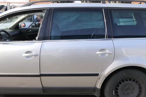 VW Passat 3B 3BG Kombi Variant Tür hinten links silber LA7W reflexsilber meta