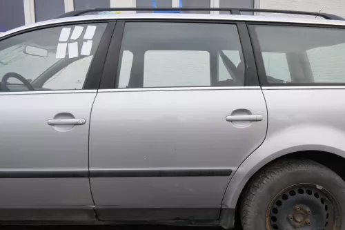 VW Passat 3B 3BG Kombi Variant Tür hinten links silber LA7W reflexsilber 152590