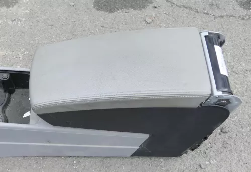 VW Passat 3C Mittelarmlehne Armlehne Fach Deckel Leder grau