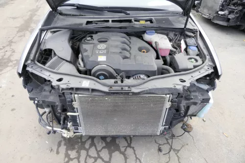 VW Passat 3BG Schloßträger für Klimaanlage Klima Kondensator TDI Benzi 4Zylinder (152646)