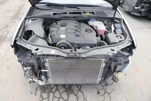 VW Passat 3BG Schloßträger für Klimaanlage Klima Kondensator TDI Benzi 4Zylinder (152646)