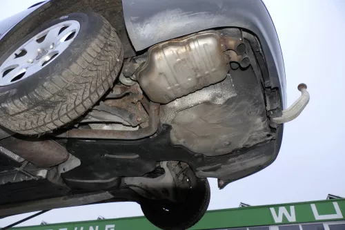 Audi A4 8E B6 Auspuff Endschalldämpfer Endtopf + Mittelschalldämpfer 1,9 TDI AVF
