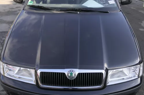 Skoda Octavia 1U Motorhaube Haube Klappe vorne schwarz LF9R OHNE Grill