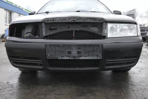 Skoda Octavia 1U Stoßstange vorne Frontstoßstange schwarz LF9R abBj.2001 153290