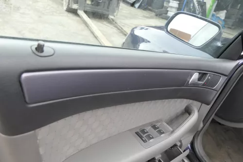 Audi A6 4B Türverkleidung Verkleidung Tür vorne +hinten links rechts swing soul (153943)