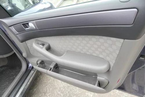 Audi A6 4B Türverkleidung Verkleidung Tür vorne +hinten links rechts swing soul (153943)