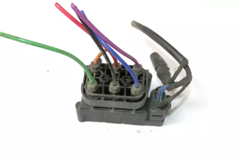 Audi A6 4F Magnetventil Ventileinheit Luftfahrwerk 4F0616013 Allroad (153976)