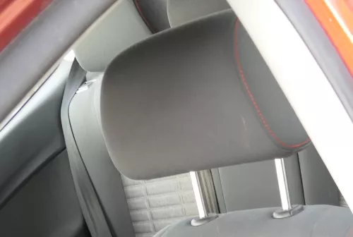VW Polo 9N 9N3 Kopfstütze vorne oder auch hinten Goal orange Nähte anthrazit