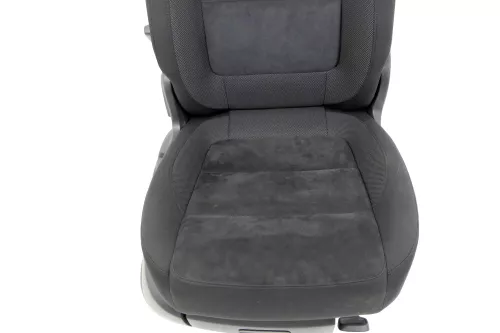 VW Tiguan 5N Sitz rechts (154154)