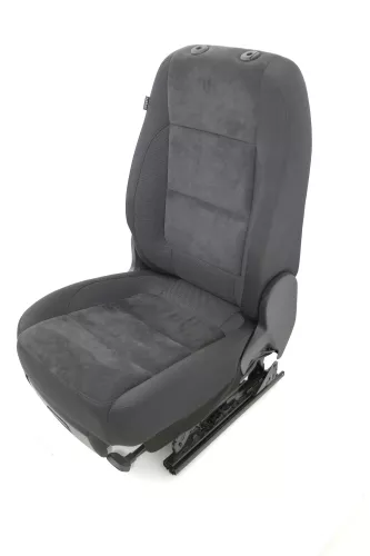 VW Tiguan 5N Sitz rechts (154154)