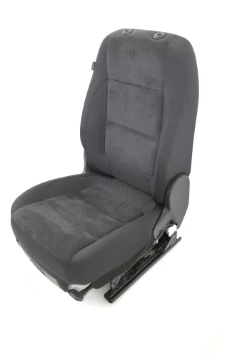 VW Tiguan 5N Sitz rechts (154154)