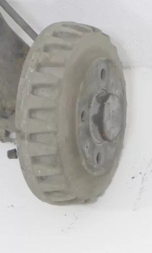 Audi A2 8Z VW Lupo 6E Achse hinten Magnesium Bremstrommel + Zapfen