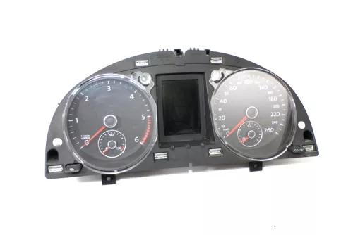 VW Passat 3C Tacho Tachometer 131.000km 3C0920872G Diesel TDI