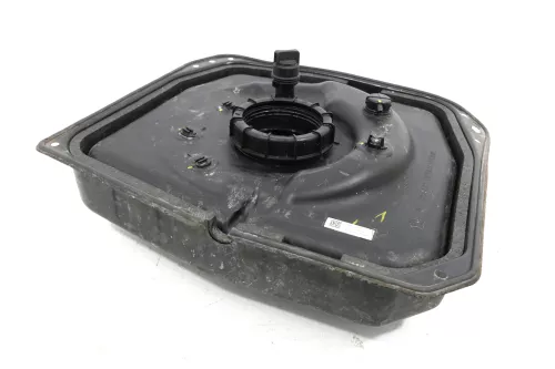 VW Passat 3C Harnstoffeinspritzung Tank  Harnstoff 3C0131878 (154718)
