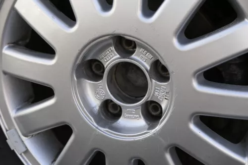 1x Felge Alufelge original Audi A3 8L 6jx15H2 ET38 8L0601025 8L0 601 025 (154907)