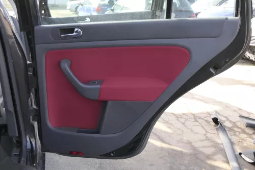 VW Golf Plus 5M 4x Türverkleidung Verkleidung Tür vorn hinten links rot (154921)