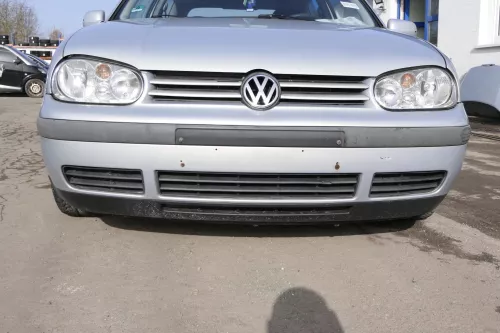 VW Golf 4 Stoßstange vorne Stoßfänger vorn vorne silber LB7Z satinsilber