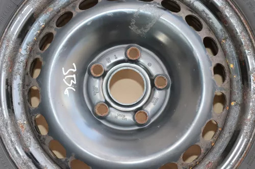 Audi A4 B5 A6 4B Passat 3B 3BG Felgen Reifen Sommerreifen 195/65 R15 91V 3-5mm (155290)