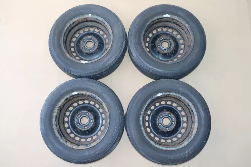 Audi A4 B5 A6 4B Passat 3B 3BG Felgen Reifen Sommerreifen 195/65 R15 91V 3-5mm (155290)