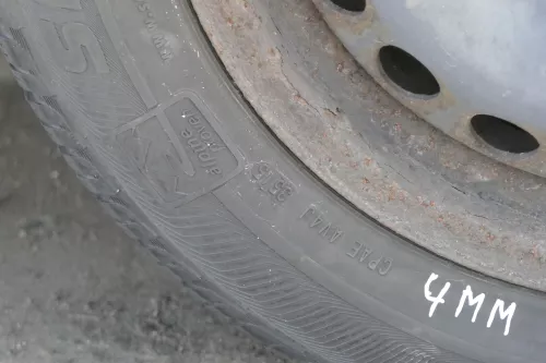 4x VW Golf 6 Plus 5M 195/65 R15 91T Winterreifen M+S Felgen Reifen M&S 4-6mm (155522)