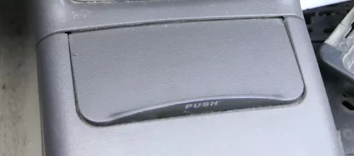 Seat Ibiza 6K Cordoba Vario Aschenbecher Zigarettenanzünder vorne  Facelift