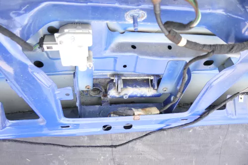 VW Golf 4 Limousine Heckklappe Kofferraumklappe Klappe hinten blau LW5Z - Delle (155572)